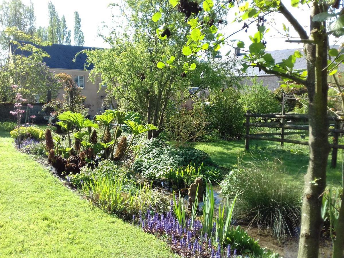 Vaux-sur-Seulles Gite Du Jardin Des Sources מראה חיצוני תמונה